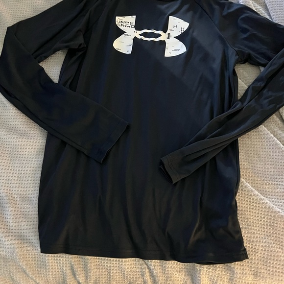 Under Armour athletic tee - Picture 3 of 3